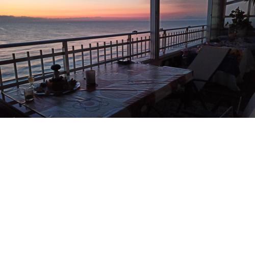 SUNSET ROOM AT FRONT BEACH - HABITACION EN LA PLAYA Piso privado