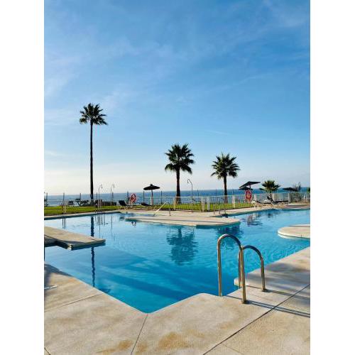 Sunshine beach front complex, WiFi, modern