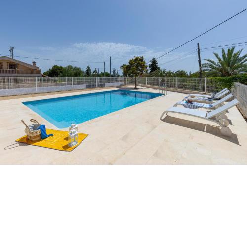 Sunshine Villa by Fidalsa