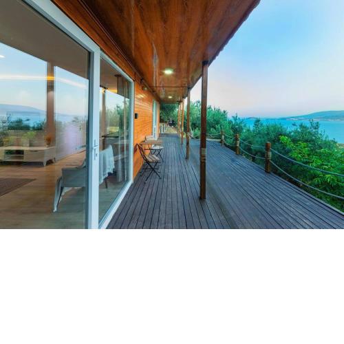 Super Exclusive Bungalow Vacation