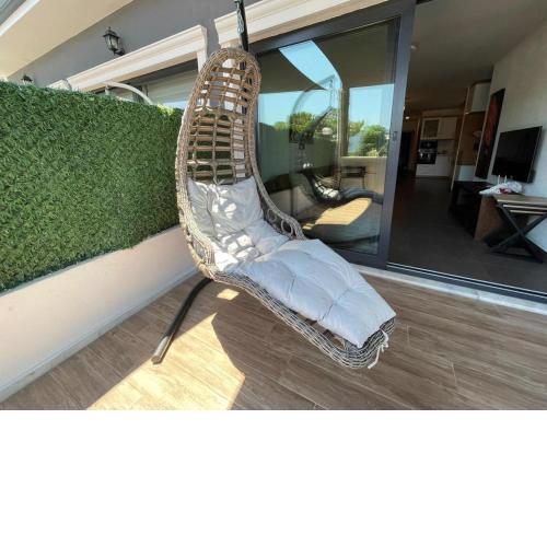 Super Luks, Denize 100 Metre, Ruya Evi 2