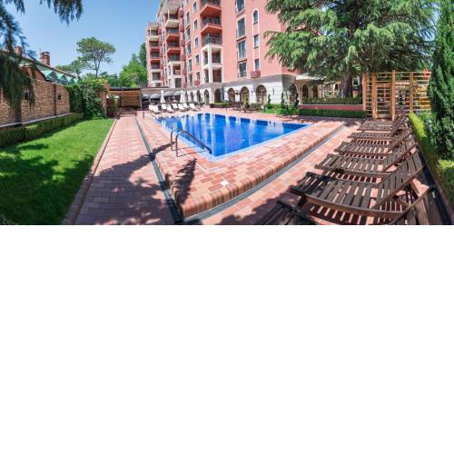 Superb 2-BDR Luxury Apt. with POOL in Villa Mare
