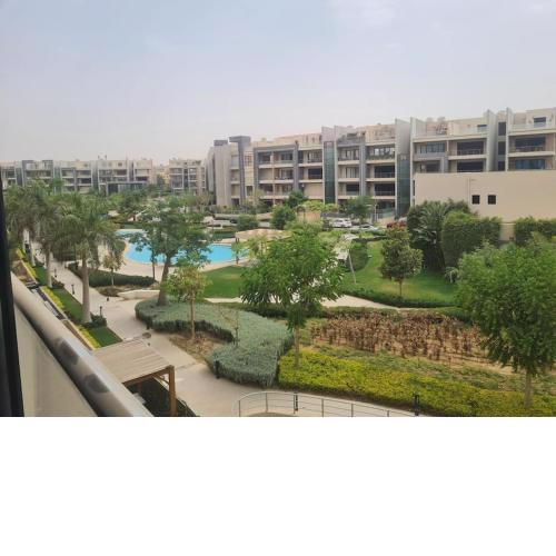 Superb City Stay in 2 bedroom Apt in Midtown Compound, AUC Avenue, New Cairo