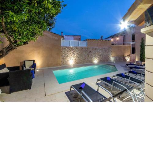 Superb house 200m from the center of Pollensa by Renthousing