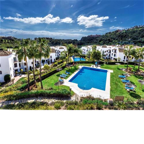 Superior 3BR GolfLA Apartment Minutes from Puerto Banus & Marbella