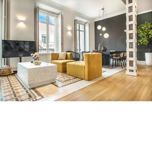 Superior apartment in the historic city center by REMS