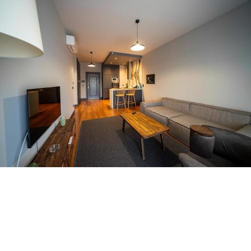 Superior Chic 2Bedroom Apartment with Pool-Security-Gym-Parking B138