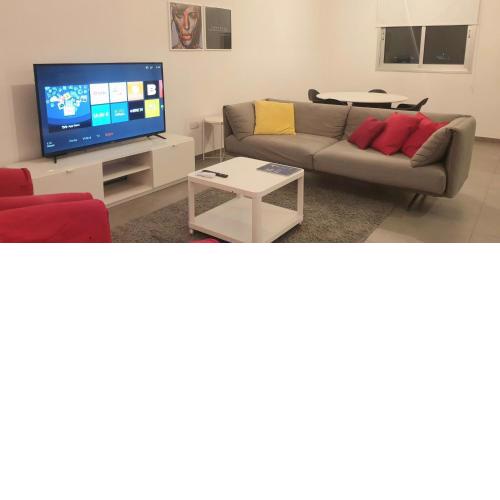 SUPERLA LUXURY APARTMENT (BREAKBOOKING-CY)