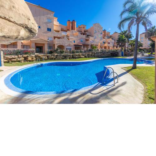 Surf Apartment - Wifi - Parking - Swimming Pool - Patio - Garden