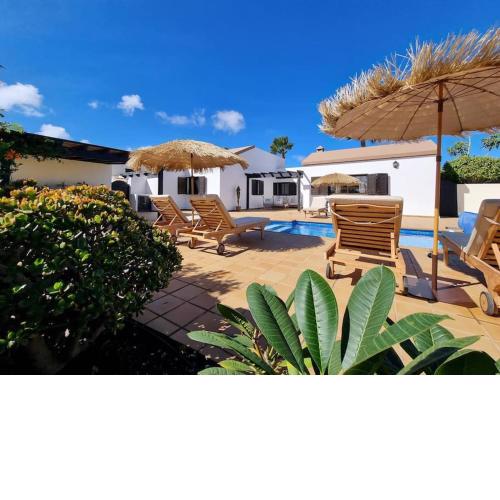 Surf&fun heated pool villa