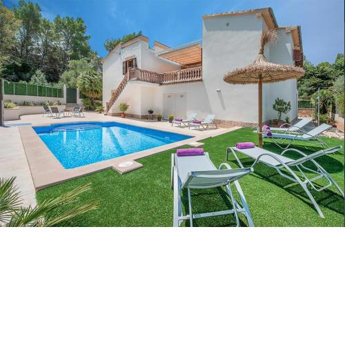 Tacaritx de Bonaire, with pool and garden