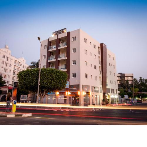 Takelena Apartments