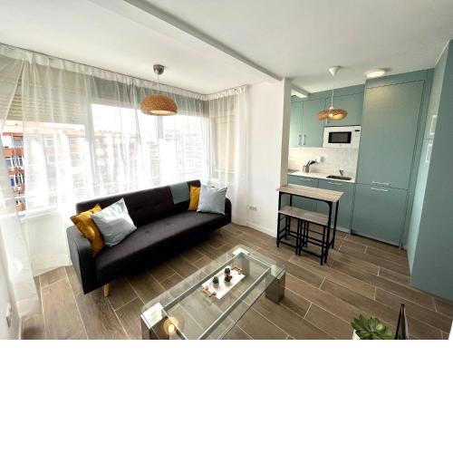 TAR11D - Estudio con Vistas al mar, Wifi, Smart TV, Fire Stick Amazon, en el Centro, a 600 metros Playa
