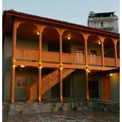 Tarihi ahsap konak