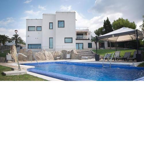 TarracoHomes, TH52 Villa Lighthouse con Piscina Privada, Terraza, y Vistas al Mar
