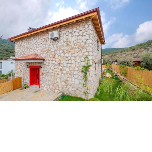 Taş Konak Villa , Şehre çok yakın
