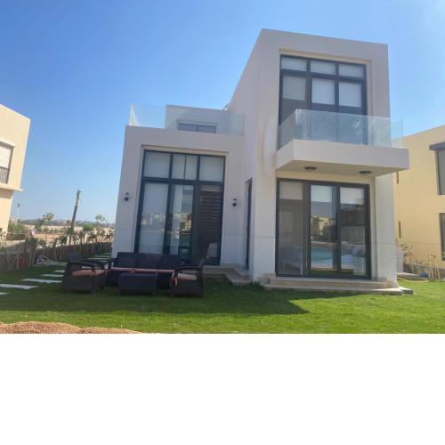 Tawila, 4 Bedroom Villa, Brand new, directly on a lagoon