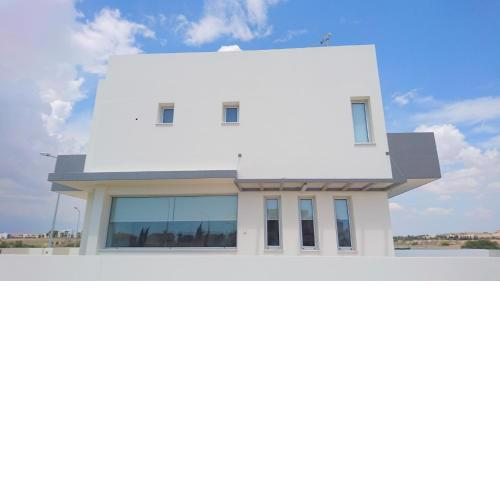 T&E Villa