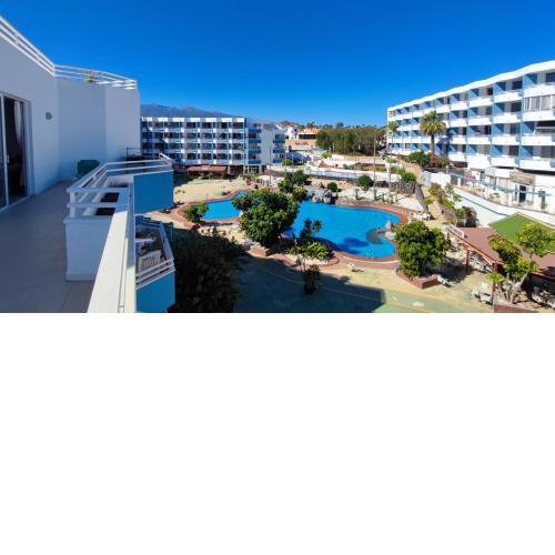 Tenerife Ideal Getaway - Inviting Apartment with Generous Terrace and Oceanview