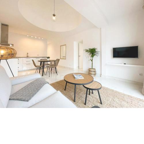 TERRACE MARBELLA BRIGHT MODERN POOLS WIFI GOLF BBQ