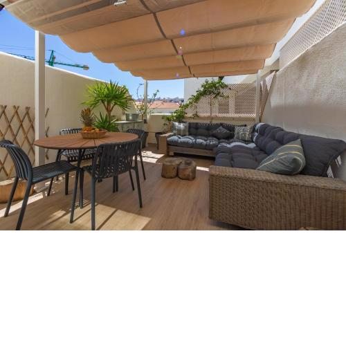 Terrace, pool, near beach & home office (Fibre)