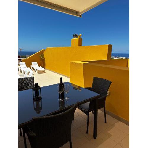 Terraza con vistas mar/montaña