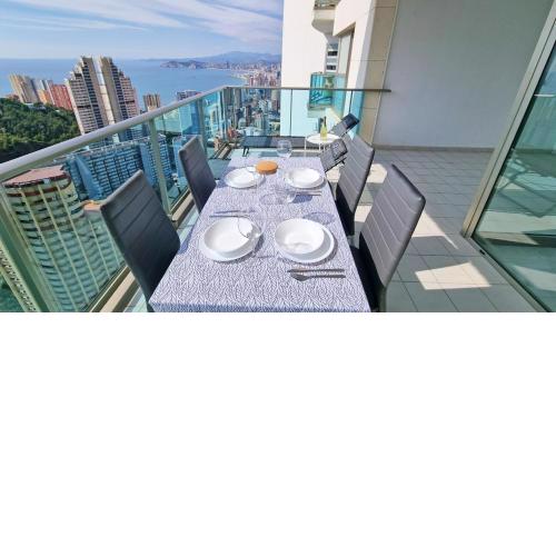 Terraza privada y soleada con vistas al mar - planta 26
