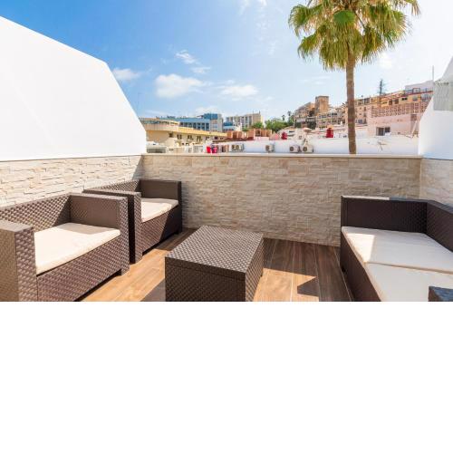 ¡Terraza, relax y wifi! A 50m de la playa