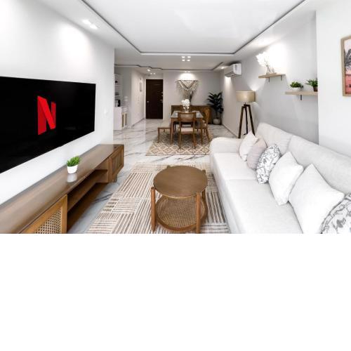 The 2BDR Radiant Residence 5 min to Airport