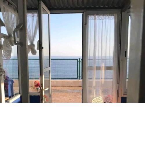 The Beach Hut with Lazy spa