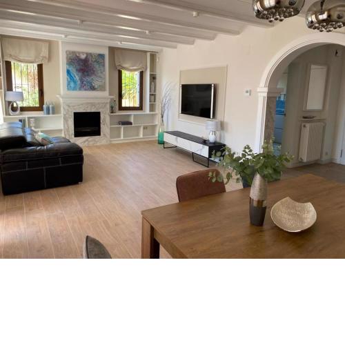 THE BEST HOLIDAY VILLA