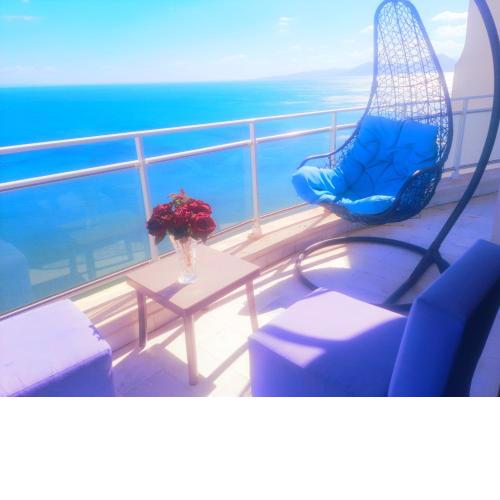 The bleu sea