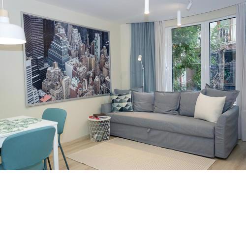 ~ The Blue Apartment ~ 1BD with a Cozy Balcony