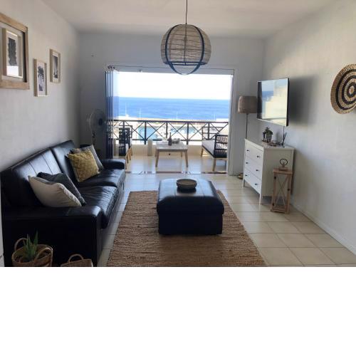 The Blue Dragon apartment by the port