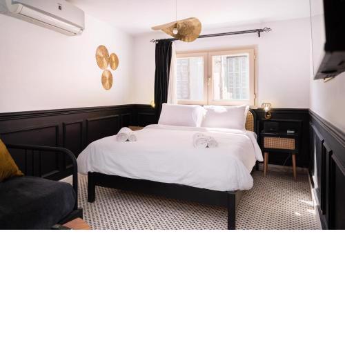 The Bold Signature 1BDR Studio Cairo's Downtown 21B