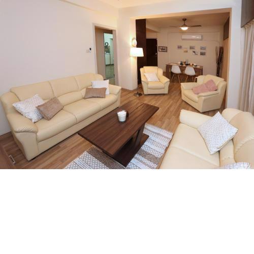The Bridge-House Apartment