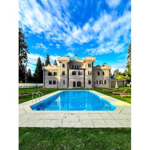 The Castle - Your unique way of retreat
