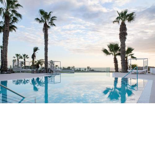THE CLUB - Accommodation - Dining - Events
