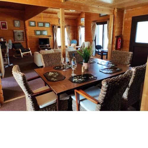 The Cosy Mountain Cabin with Stunning Views near Troodos