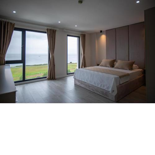 THE DECK OTEL
