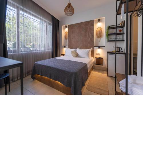 The Easy Rooms Terrace