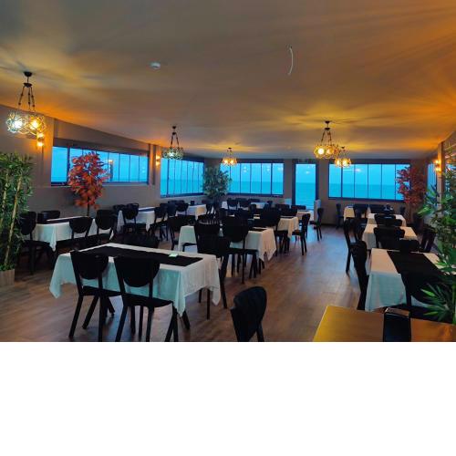 The Elysian Resort Hotel & Restaurant - Bar