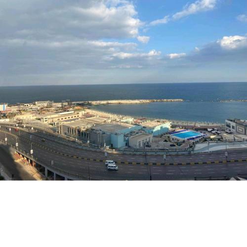 للعائلات فقط the fardous apartment sea view