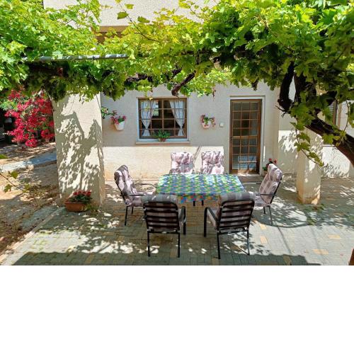 The Grapevine Guest House