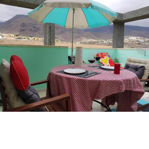 THE HAPPINESS PENTHOUSE Dream Holiday at 100m Beach