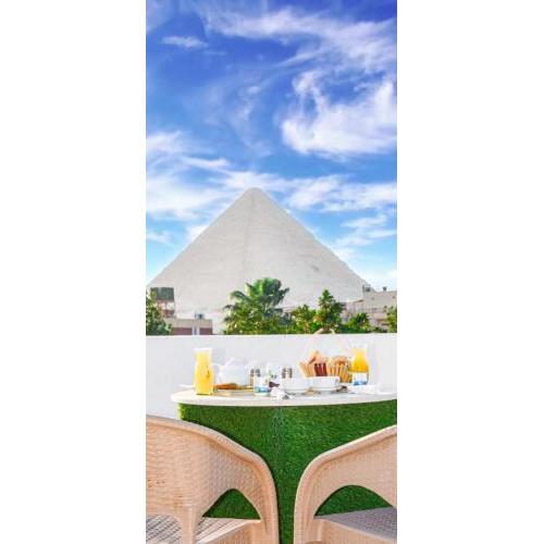 THE HOUSE PYRAMIDS VIEW inn