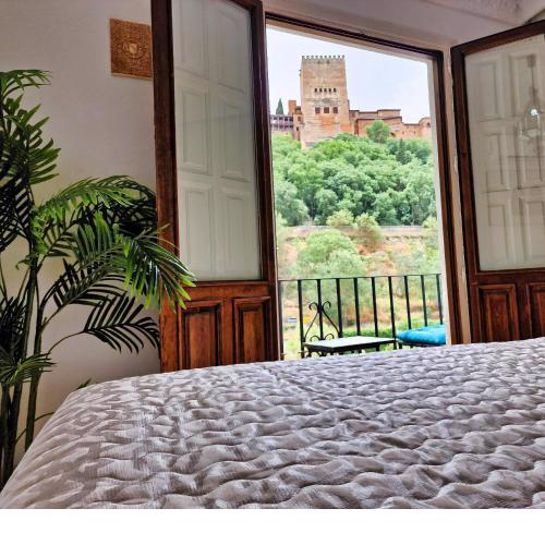 The Nasrid Palace from your bed !