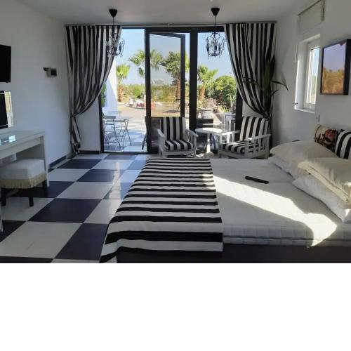 The Pervoli Studio - Pool - Close to Beach