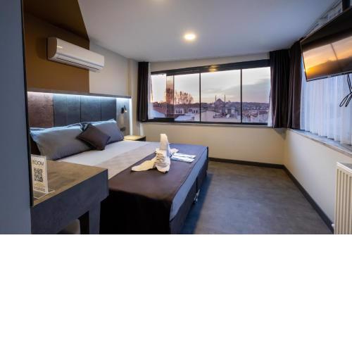 The Queen Hotel