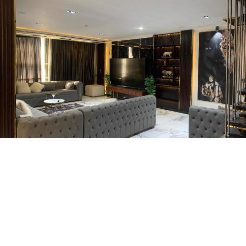 The Royal Duplex